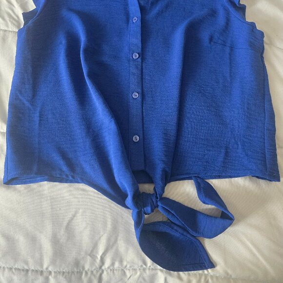 Blue top - Picture 2 of 2